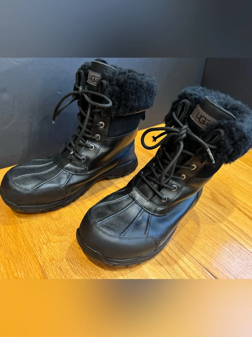 UGG men’s Adirondack Winter Waterproof Boots size 9.5